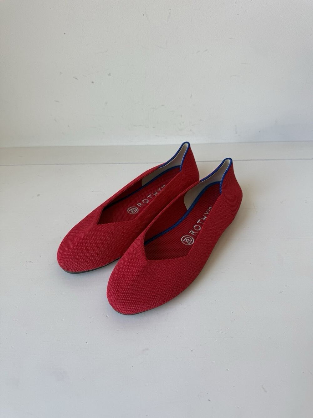 Rothy’s The Flat Women’s 8.5 Red Knit Round Toe Ballet Flats Blue Trim Excellent